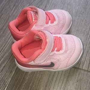 NWOT Nike Revolution 3